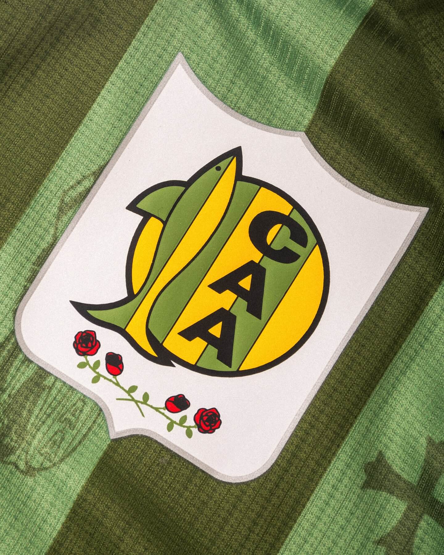 Terceira camisa do Aldosivi 2025-2026 celebra São Jorge