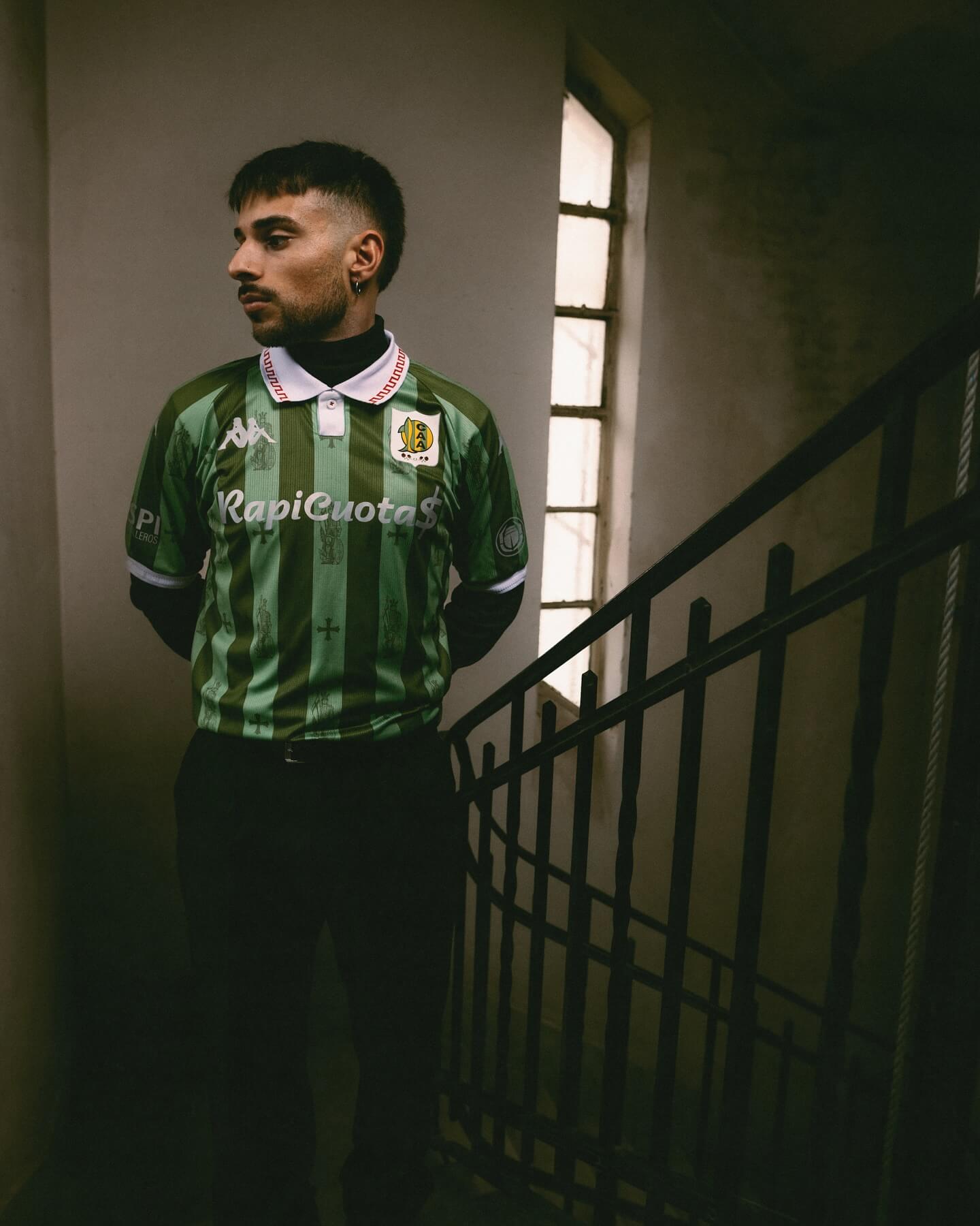 Terceira camisa do Aldosivi 2025-2026 celebra São Jorge