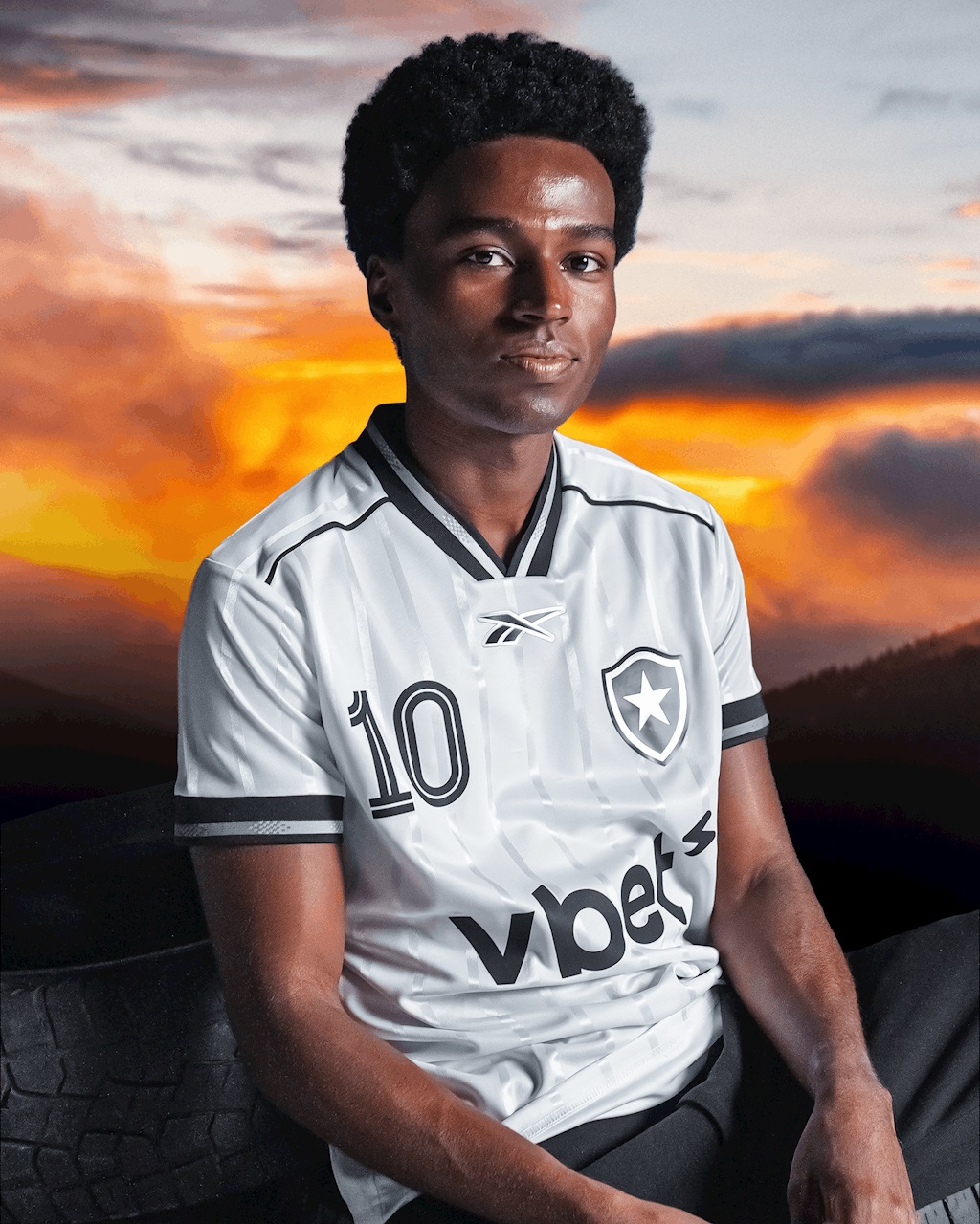 Botafogo lança nova terceira camisa 2025-2026 com a Reebok