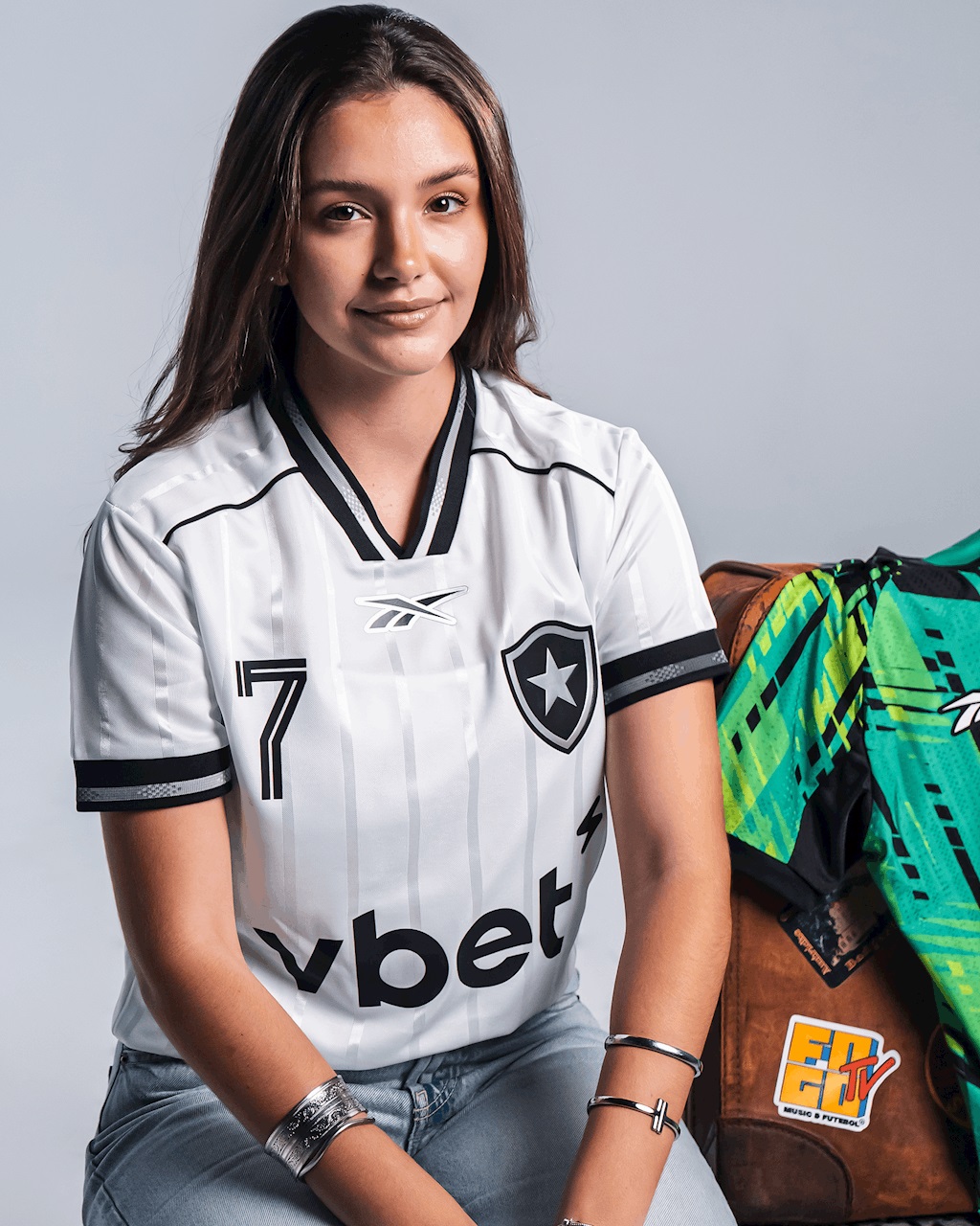 Botafogo lança nova terceira camisa 2025-2026 com a Reebok