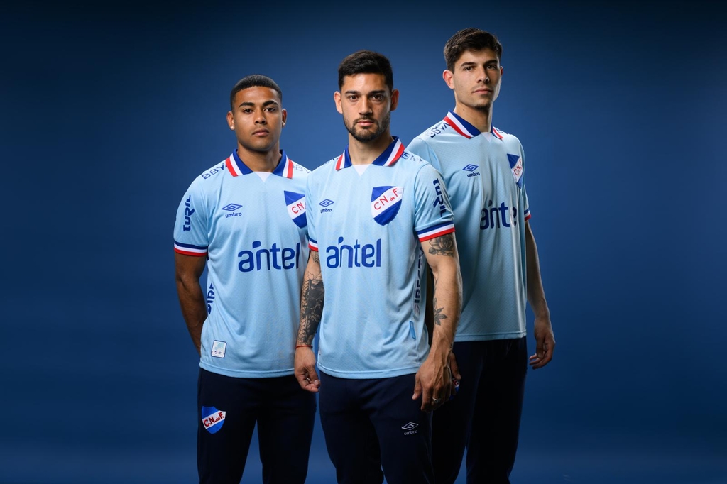 Club Nacional lança sua nova camisa azul-celeste para 2025-2026