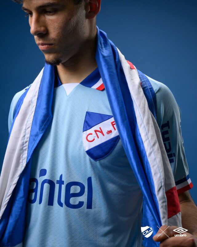 Club Nacional lança sua nova camisa azul-celeste para 2025-2026