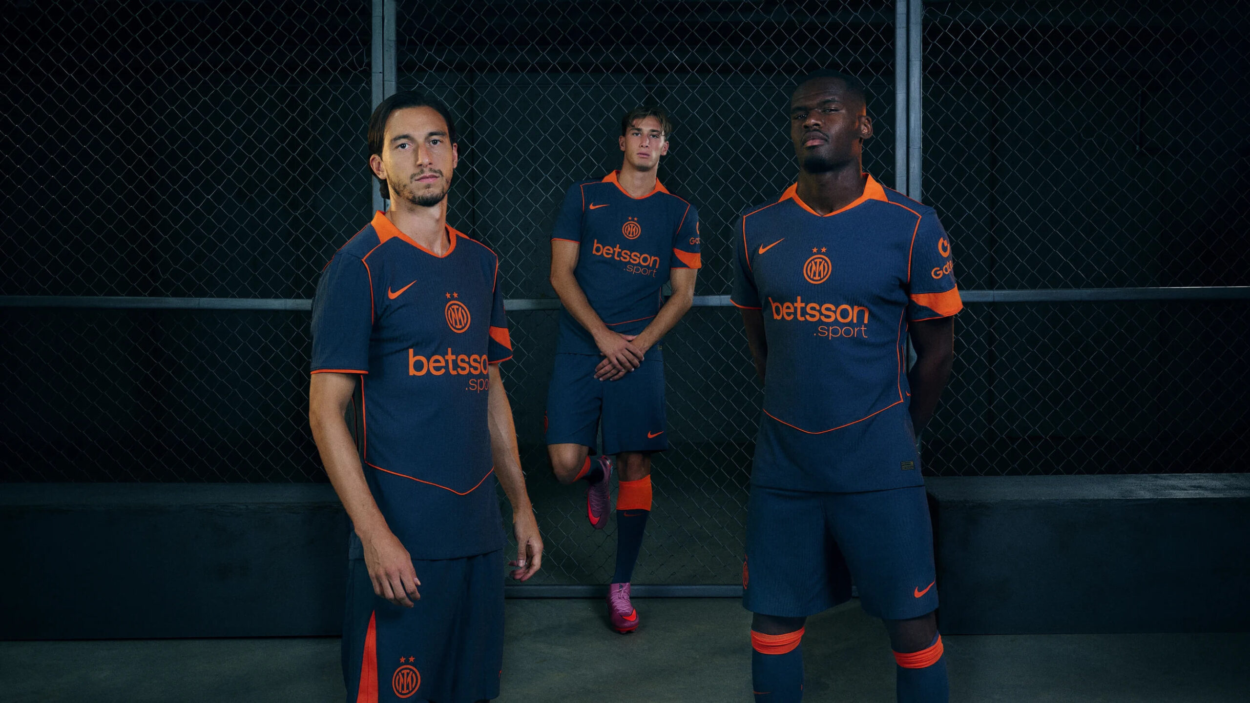 Inter de Milão e Nike lançam nova terceira camisa Total 90 2025-2026