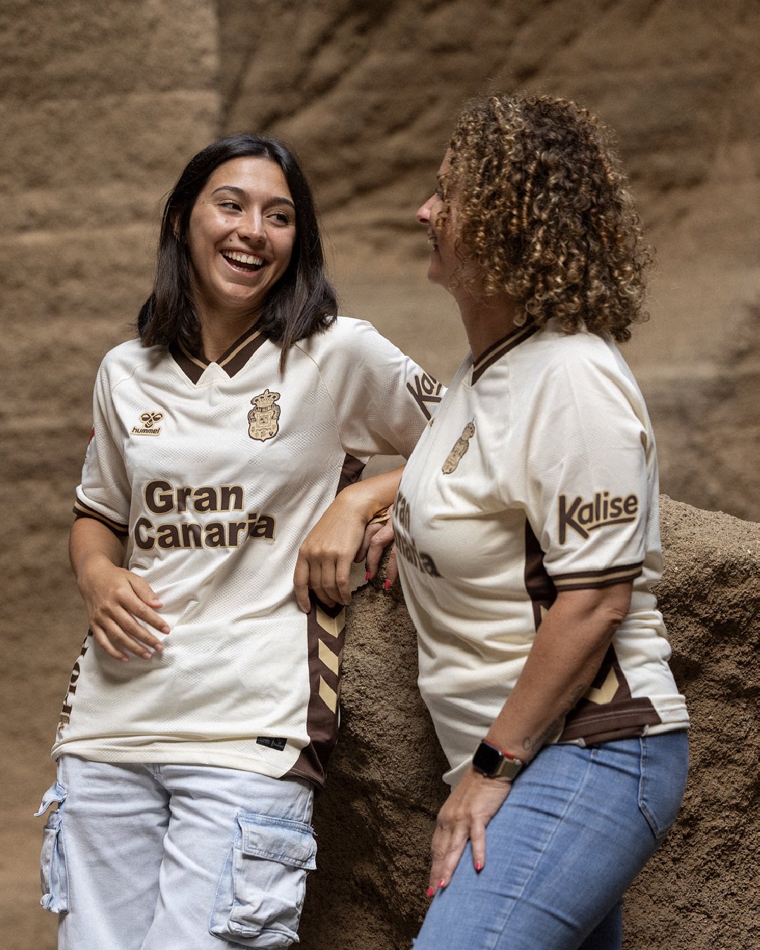 Camisas da UD Las Palmas 2025-2026 são apresentadas pela Hummel