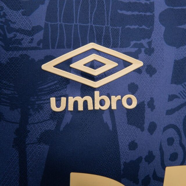 Terceira camisa do Grêmio 2025-2026 é lançada pela Umbro