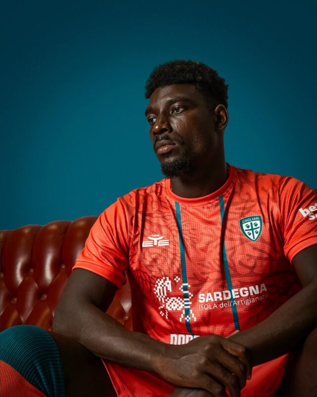 Cagliari lança nova quarta camisa 2025-2026 da EYE Sport