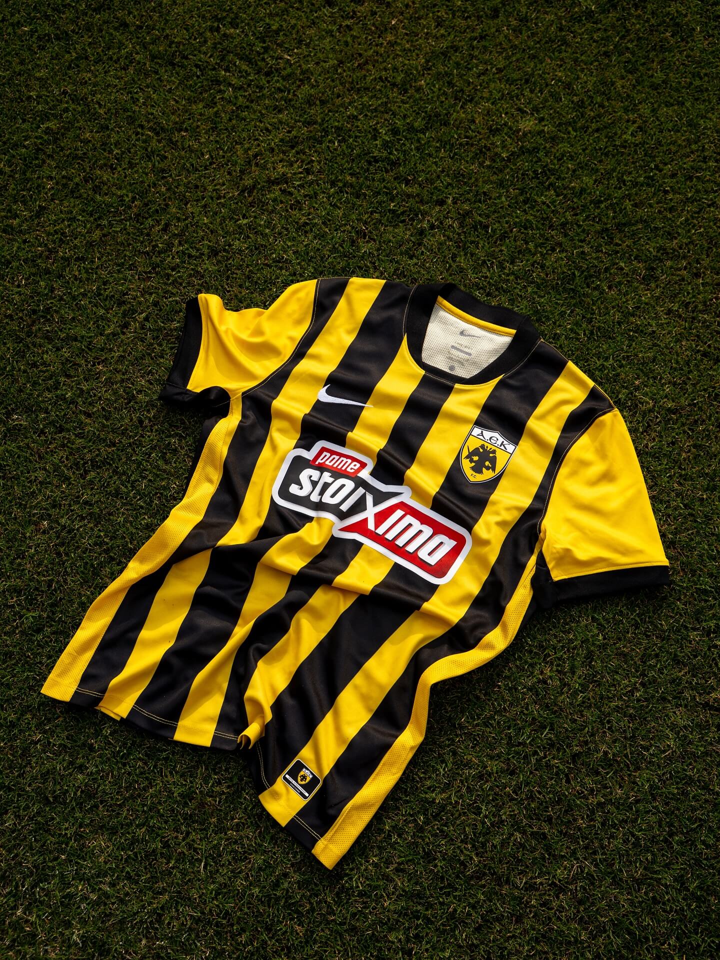 Camisas do AEK Atenas 2025-2026 são apresentadas pela Nike