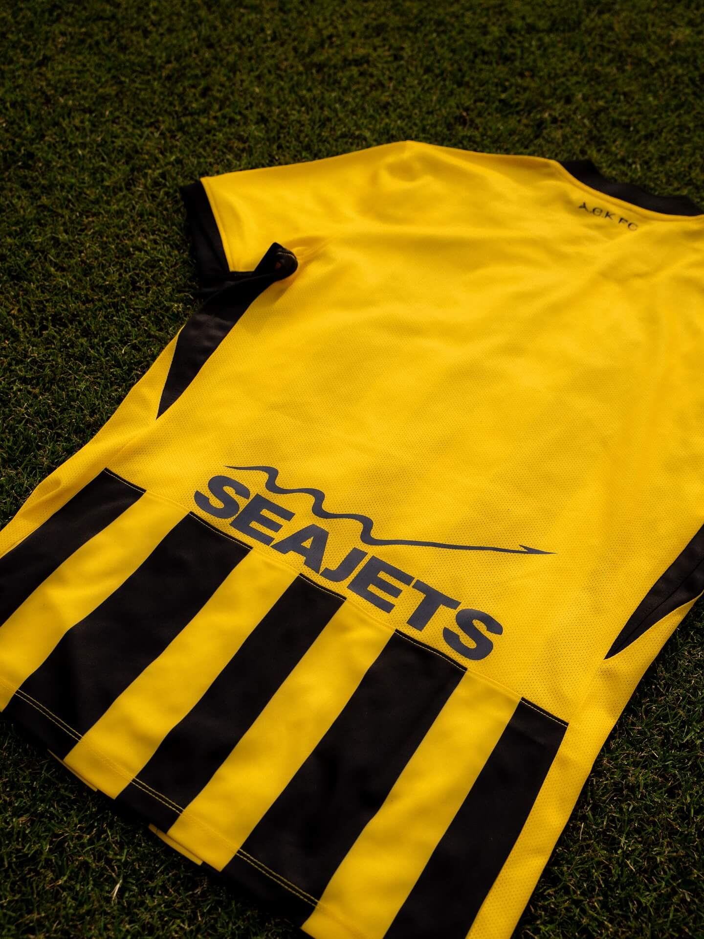 Camisas do AEK Atenas 2025-2026 são apresentadas pela Nike