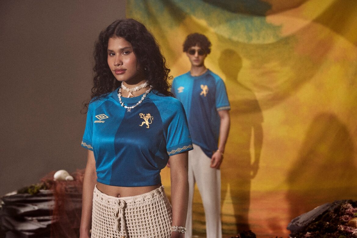 Camisa terceira do Sport 2025/26 Umbro, dois tons de azul, escudo do Leão dourado