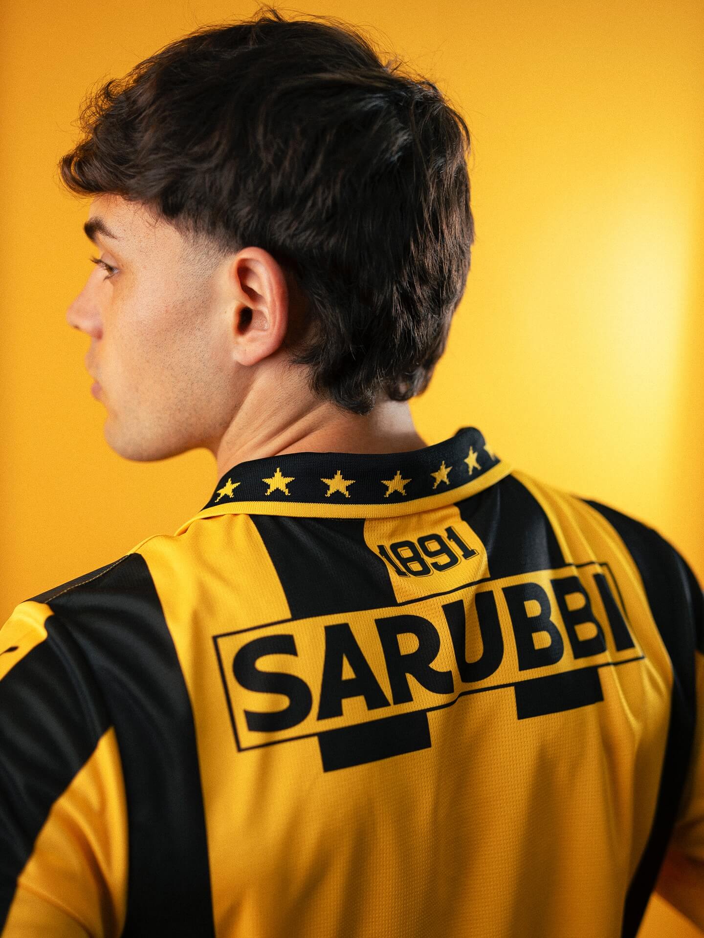 Camisa dos 134 anos do Peñarol é lançada pela PUMA