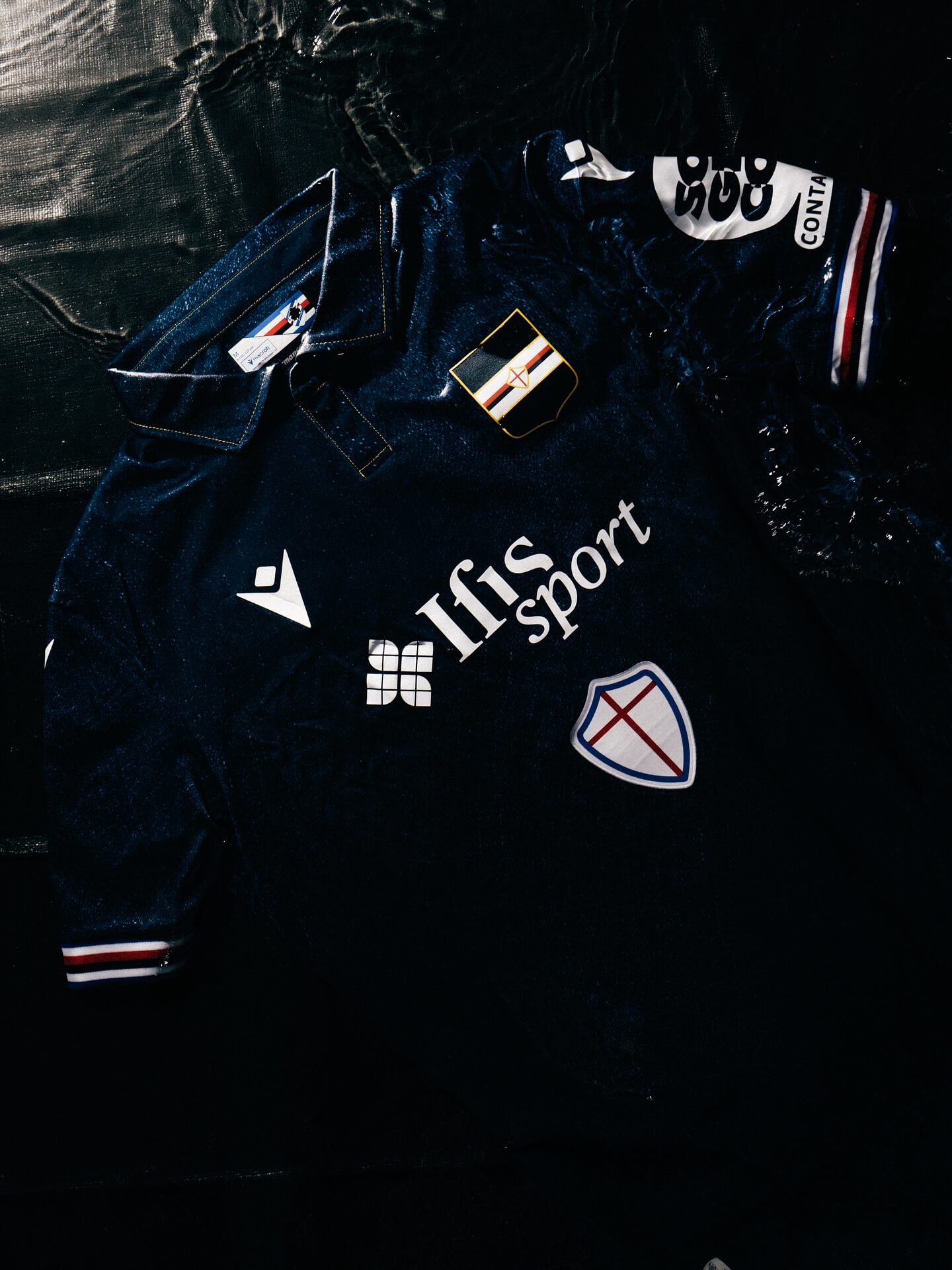 Sampdoria lança nova camisa reserva 2025-2026 com homenagem à moda de Gênova