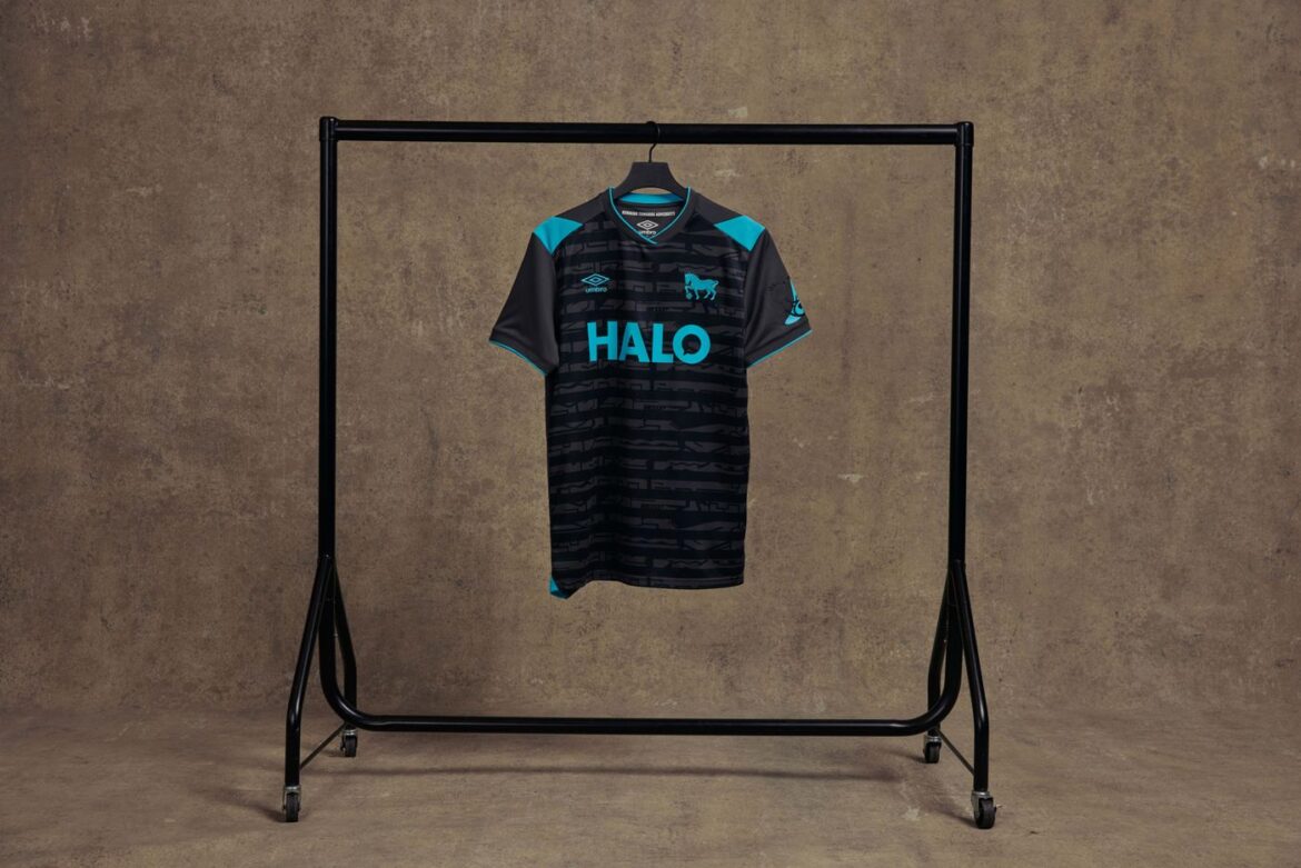 Ipswich Town lança nova terceira camisa da Umbro para 2025-2026