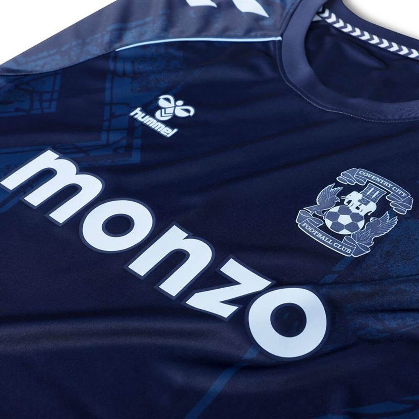 Coventry City FC lança nova terceira camisa da Hummel para 2025-2026