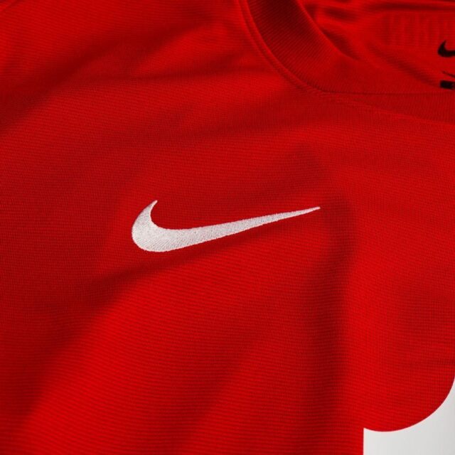 SK Brann lança camisa para a UEL 2025-2026