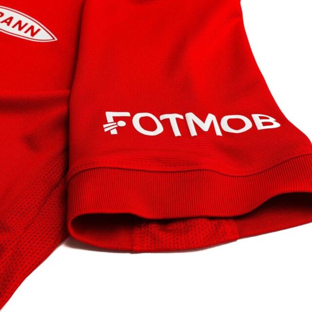 SK Brann lança camisa para a UEL 2025-2026