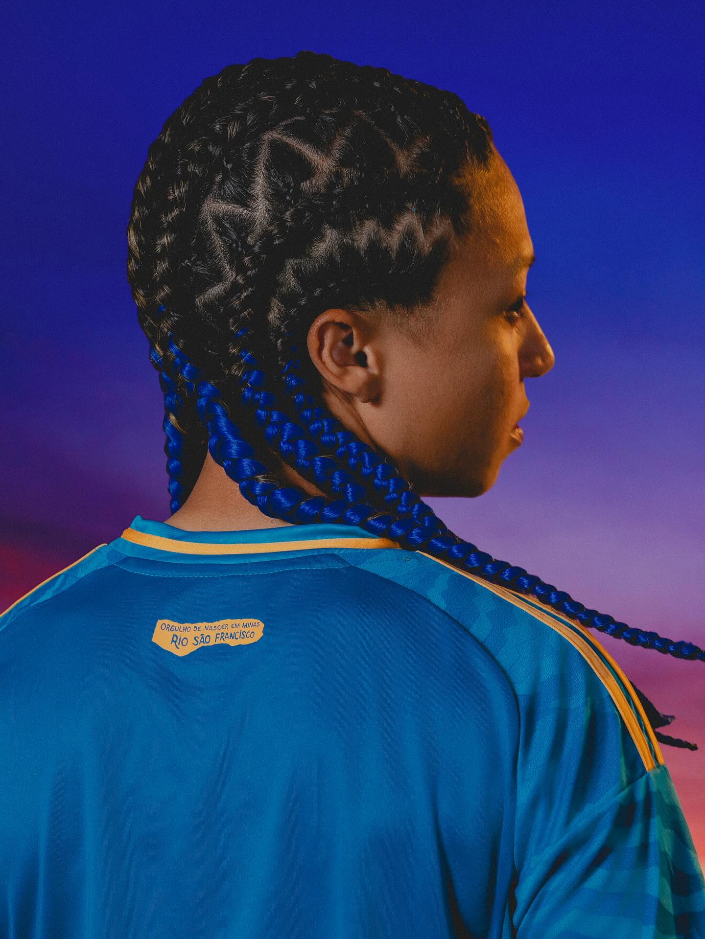 Terceira camisa do Cruzeiro 2025-2026 é lançada pela adidas