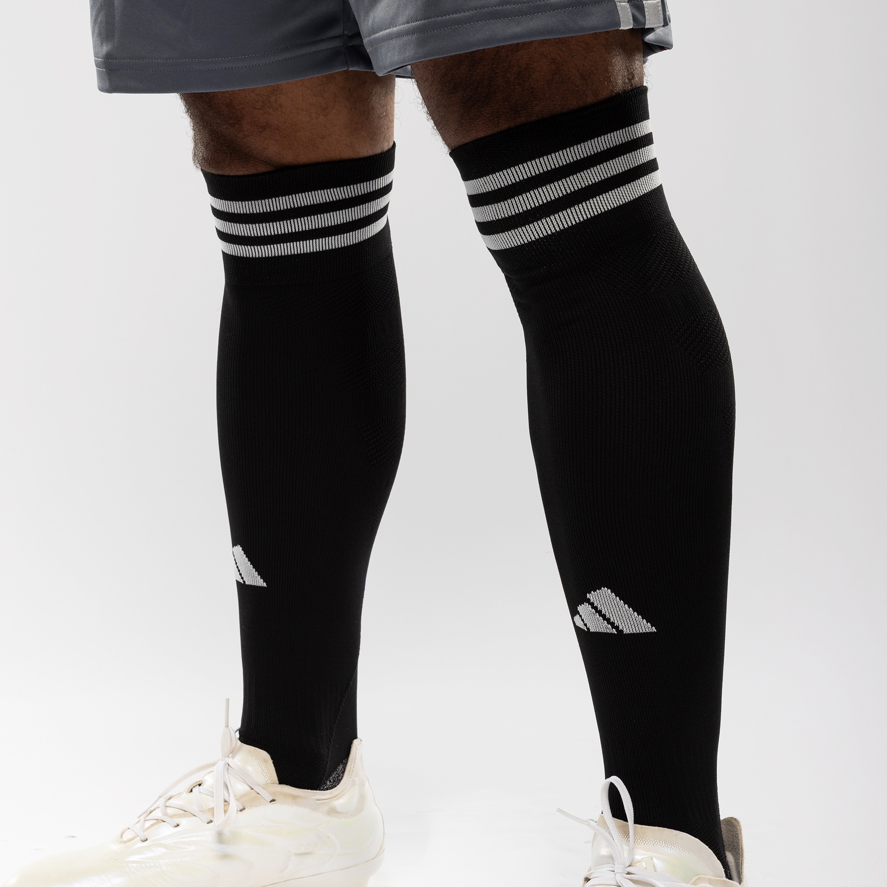 Terceira camisa do Legia Varsóvia 2025-2026 é apresentada pela Adidas