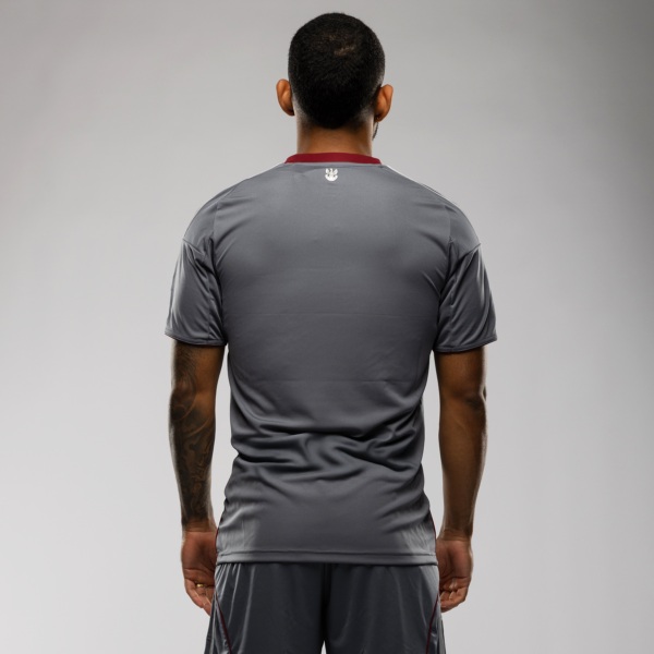 Terceira camisa do Legia Varsóvia 2025-2026 é apresentada pela Adidas