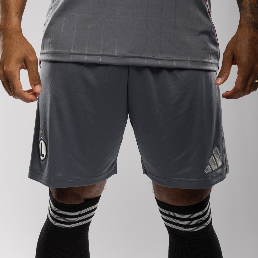 Terceira camisa do Legia Varsóvia 2025-2026 é apresentada pela Adidas