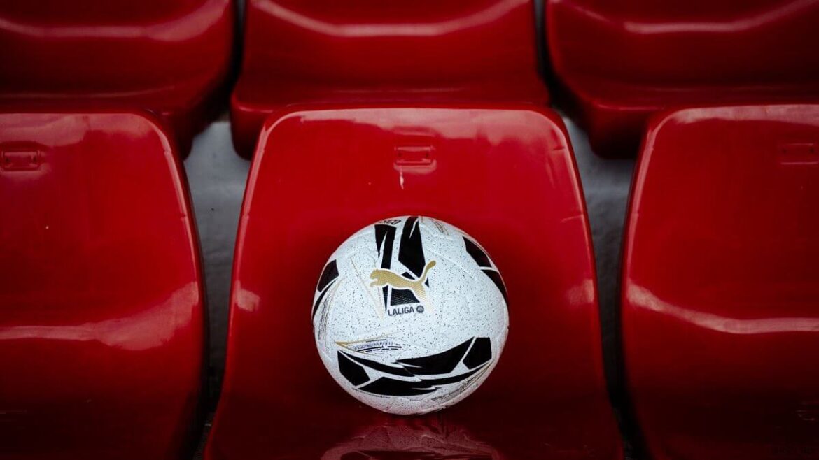 LALIGA Bola ELCLÁSICO 2025-2026