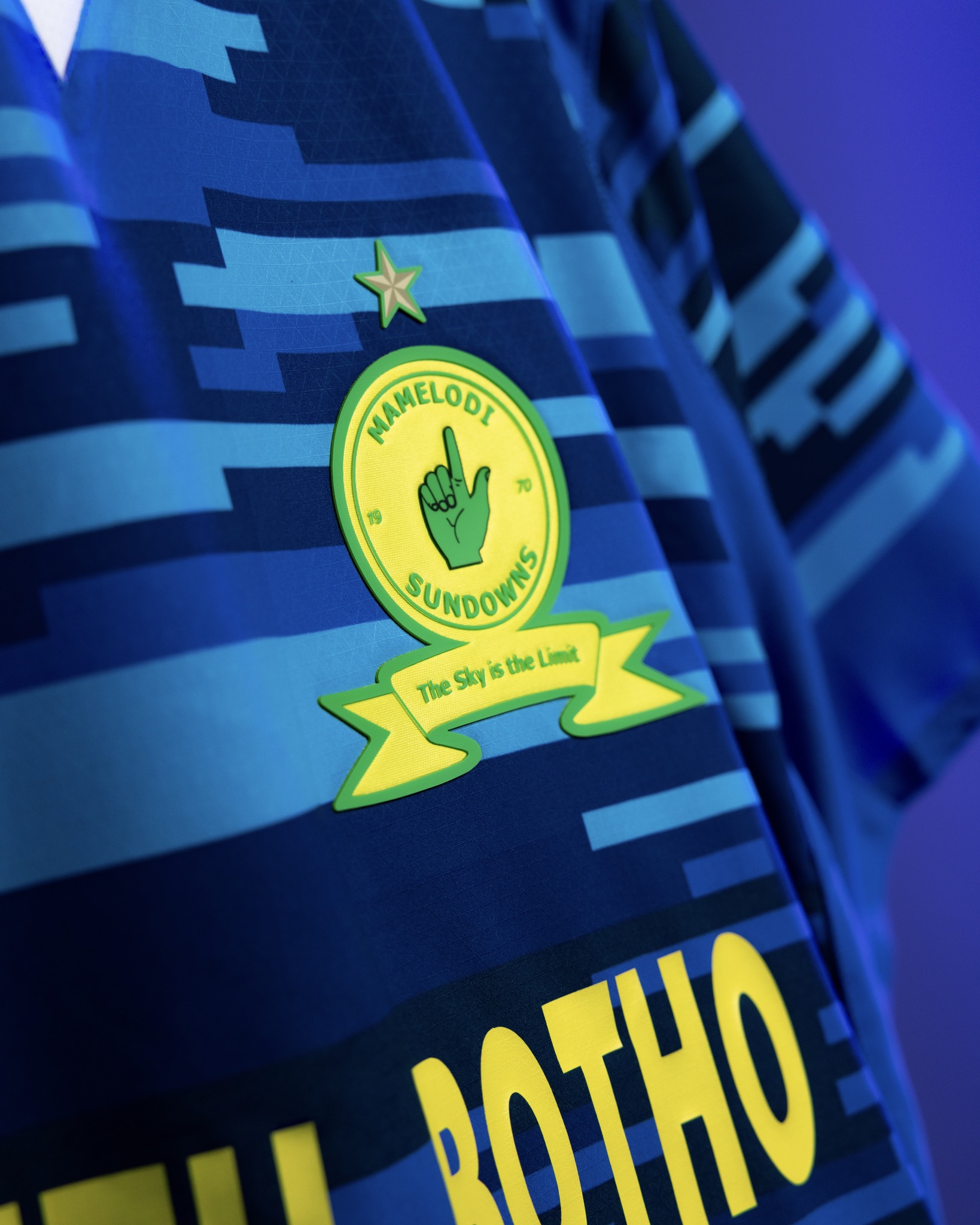Terceira camisa do Mamelodi Sundowns 2025-2026 é revelada pela PUMA