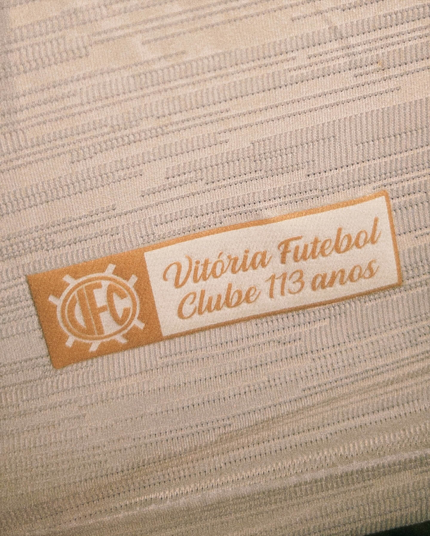 Vitória FC lança camisa especial de 113 anos