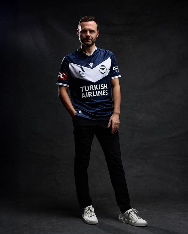 Camisas do Melbourne Victory 2025-2026 são lançadas pela Macron