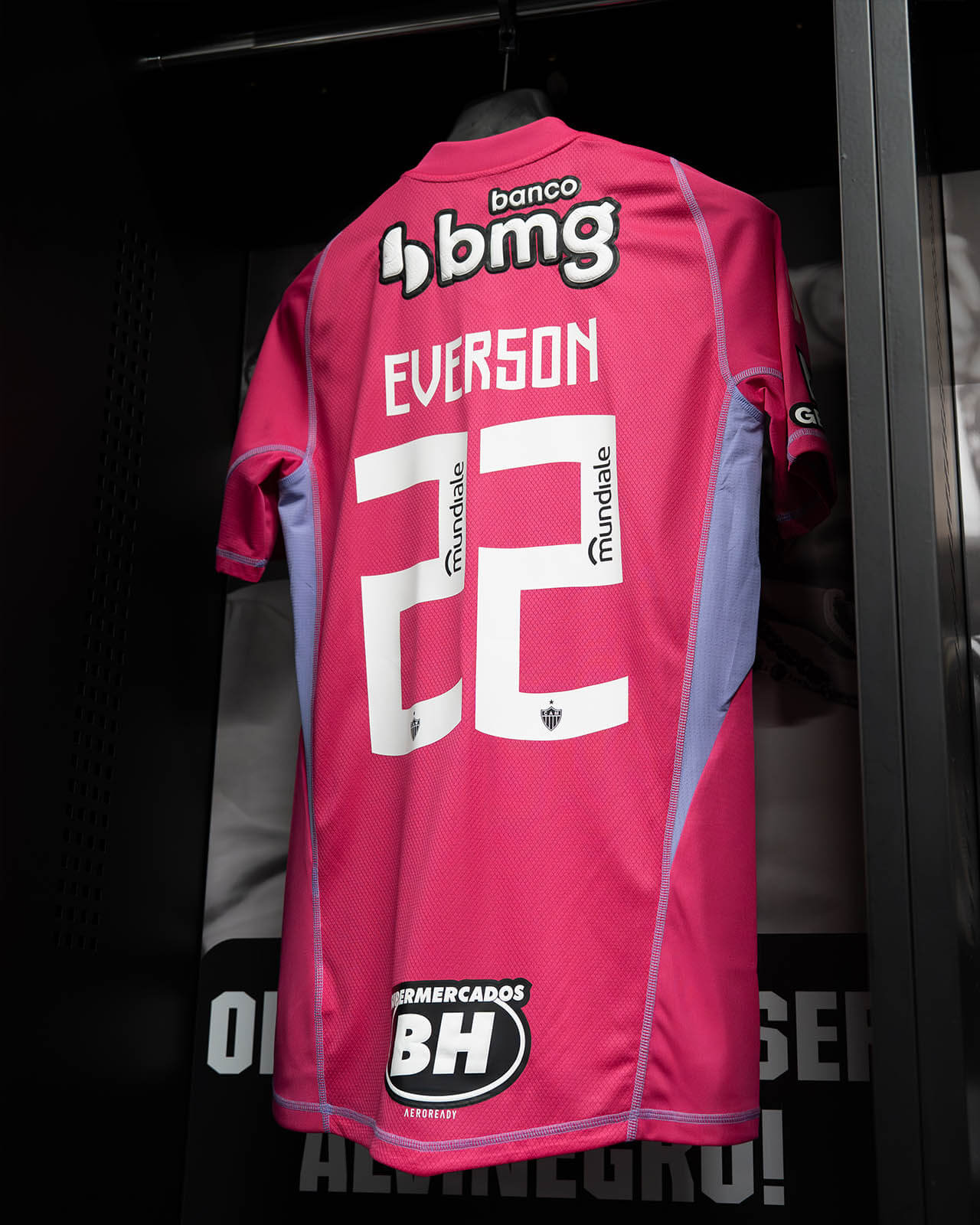 Camisa de goleiro rosa do Atlético Mineiro 2025 adidas