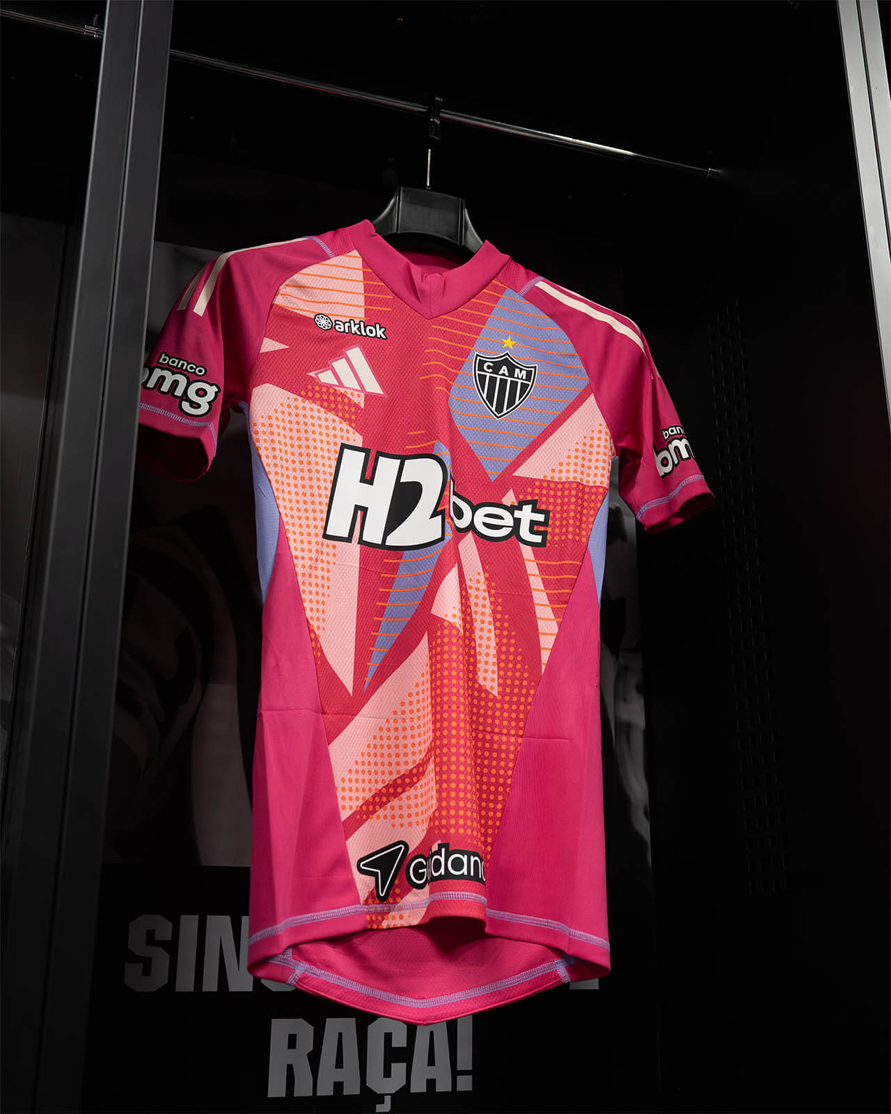 Camisa de goleiro rosa do Atlético Mineiro 2025 adidas