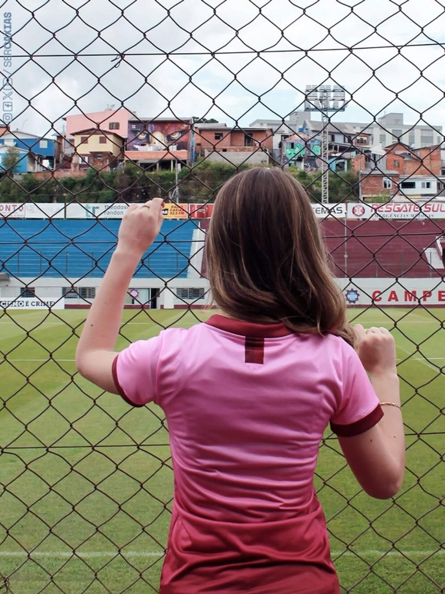 SER Caxias lança camisa para o Outubro Rosa 2025