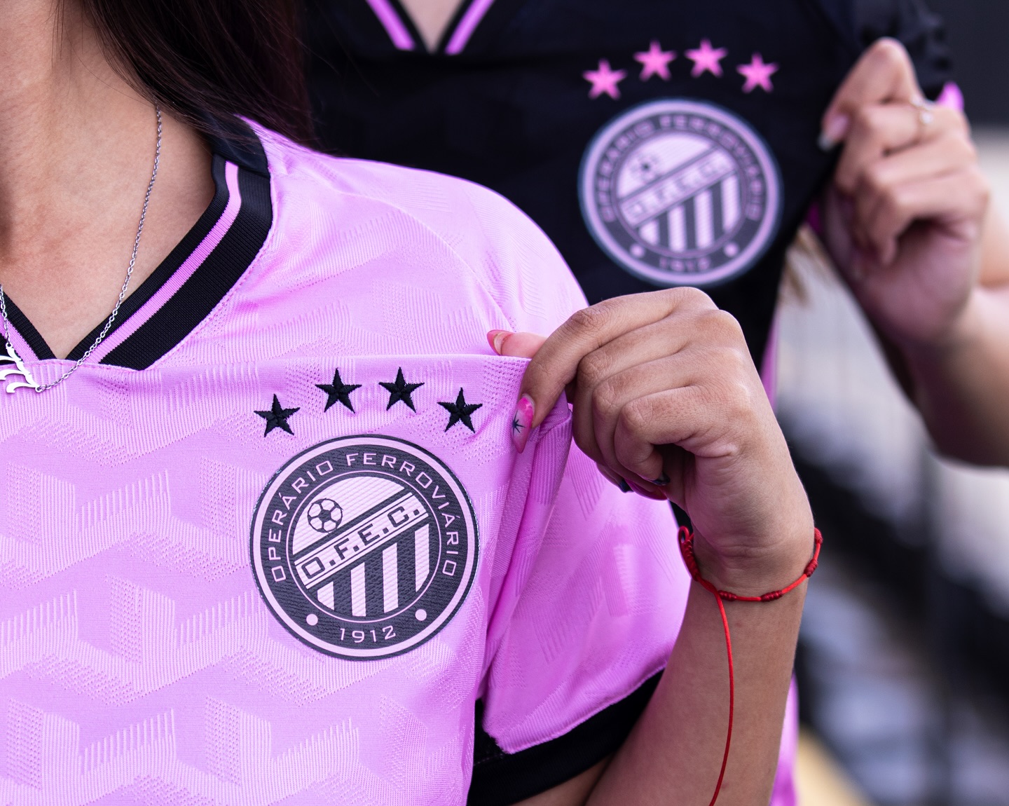 Operário Ferroviário lança camisas para o Outubro Rosa 2025