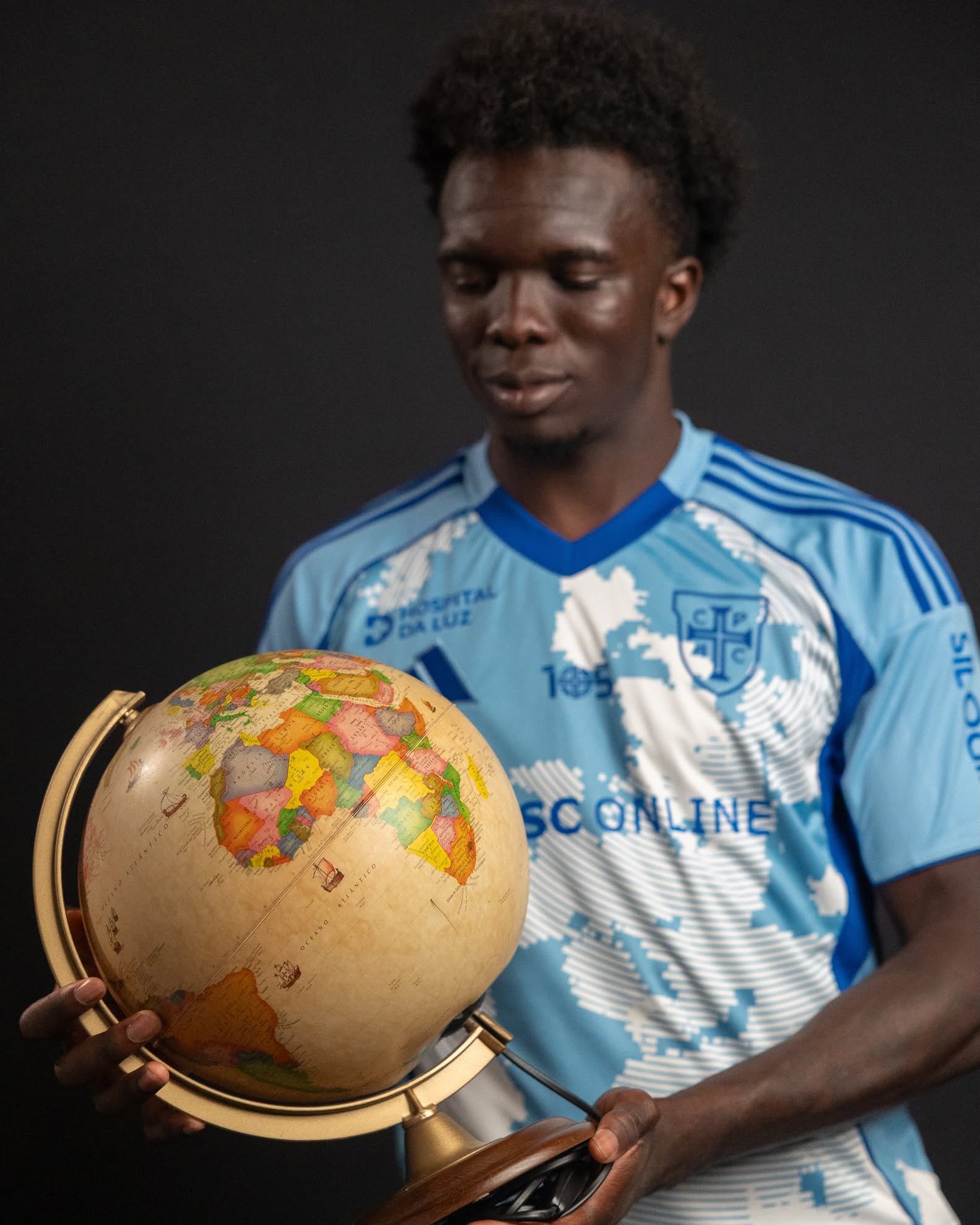 Terceira camisa do Casa Pia 2025-2026 é lançada pela adidas