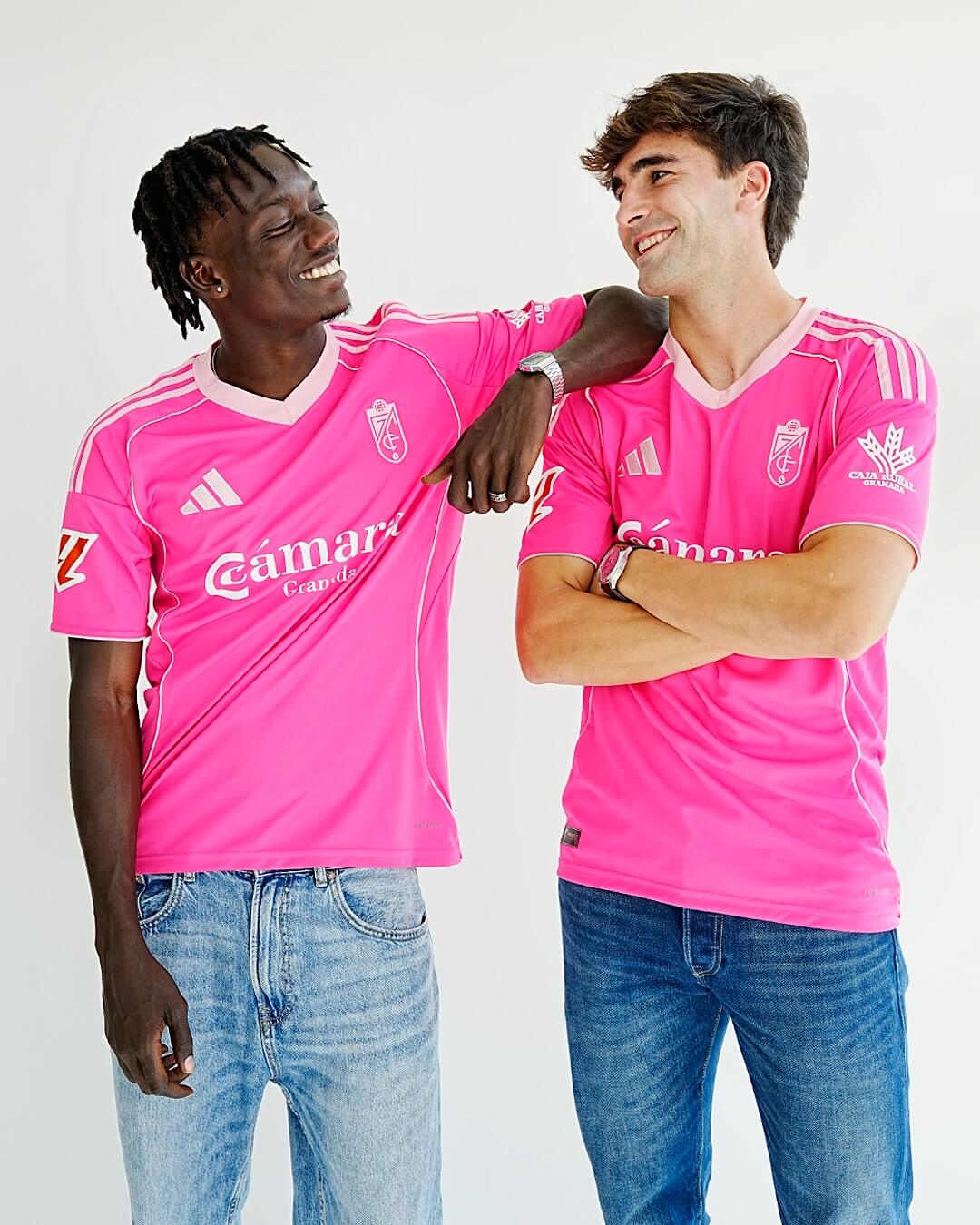 Quarta camisa do Granada CF 2025-2026 é revelada pela adidas