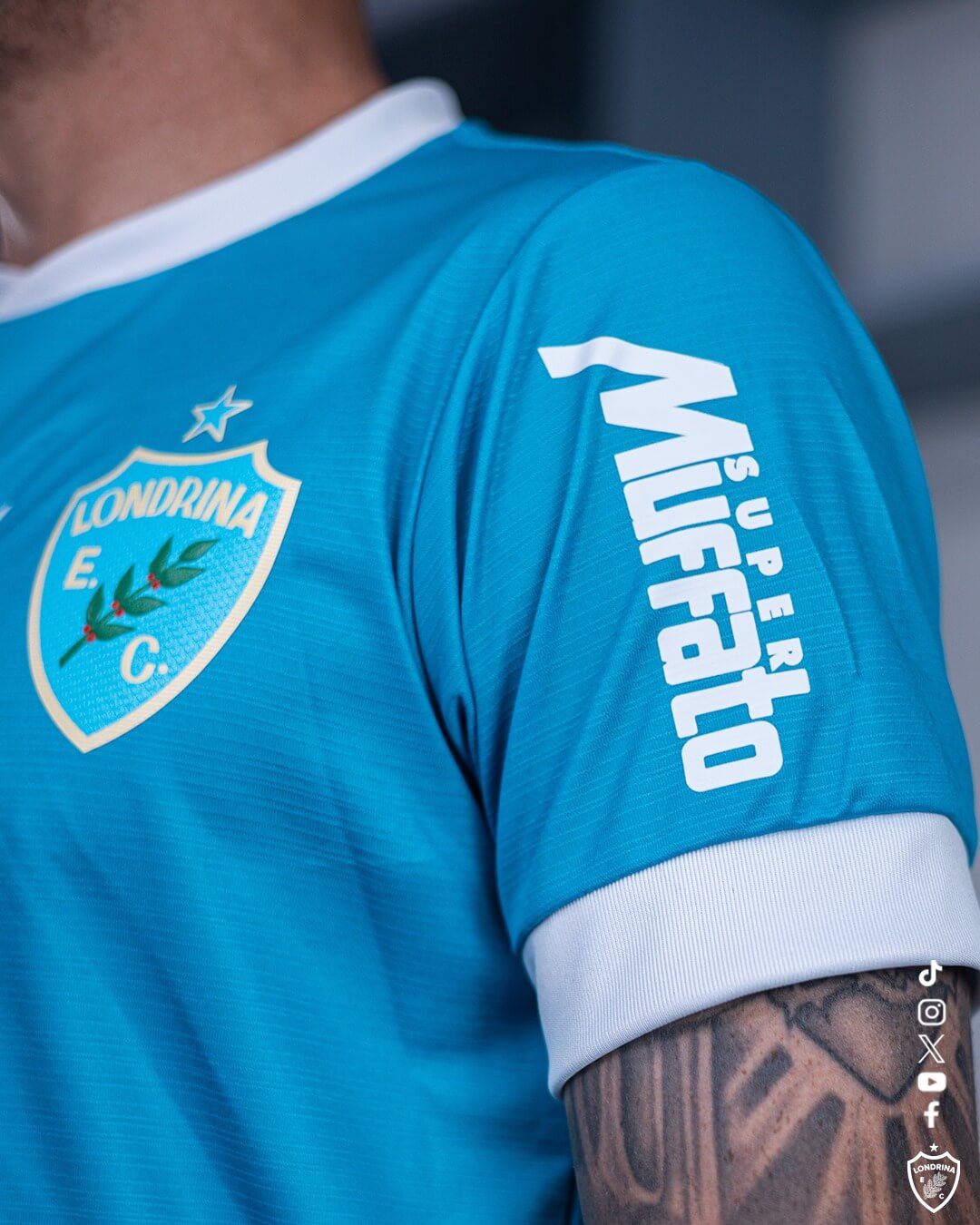 Londrina EC lança nova camisa azul-celeste inspirada nos anos 70