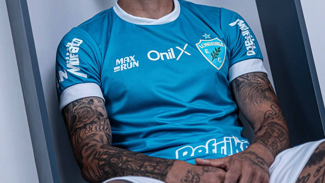 Londrina EC lança nova camisa azul-celeste inspirada nos anos 70