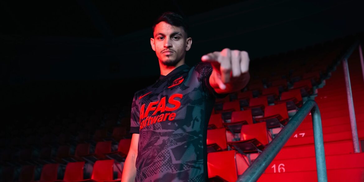 Terceira camisa do AZ Alkmaar 2025-2026 é lançada pela Nike