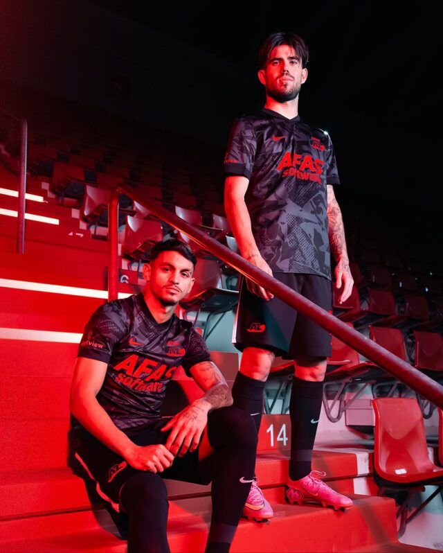 Terceira camisa do AZ Alkmaar 2025-2026 é lançada pela Nike