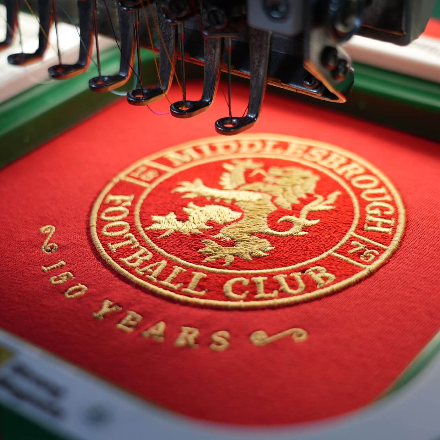Novo escudo do Middlesbrough FC - 150 anos