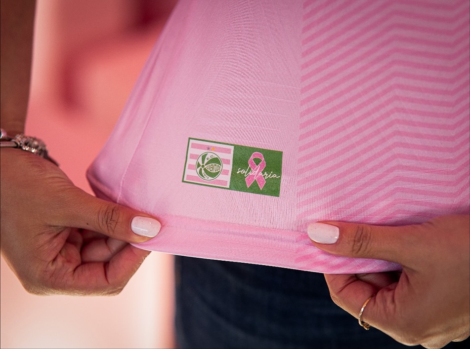 Juventude lança camisa para o Outubro Rosa 2025