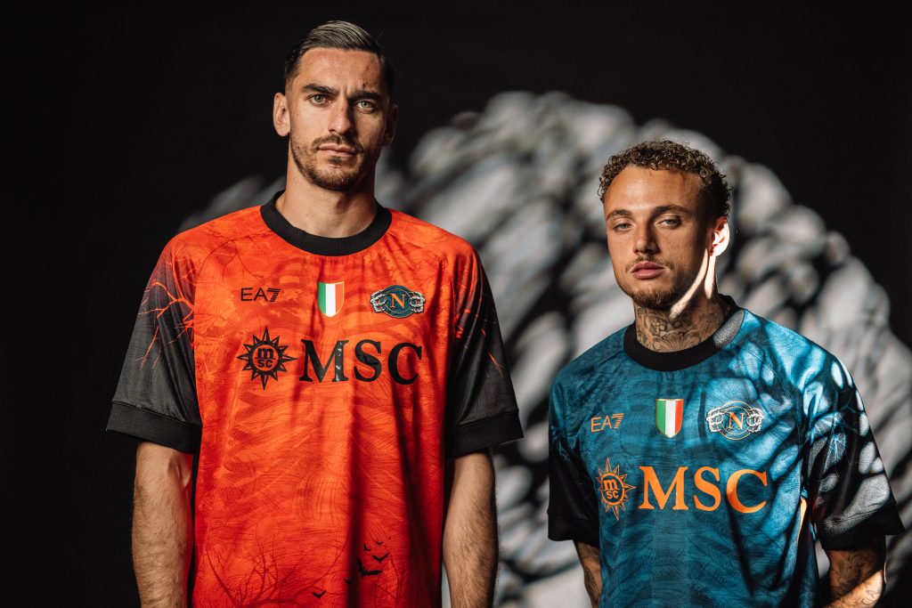 Napoli lança novas camisas para o Halloween 2025 (1) Napoli lança novas camisas para o Halloween 2025
