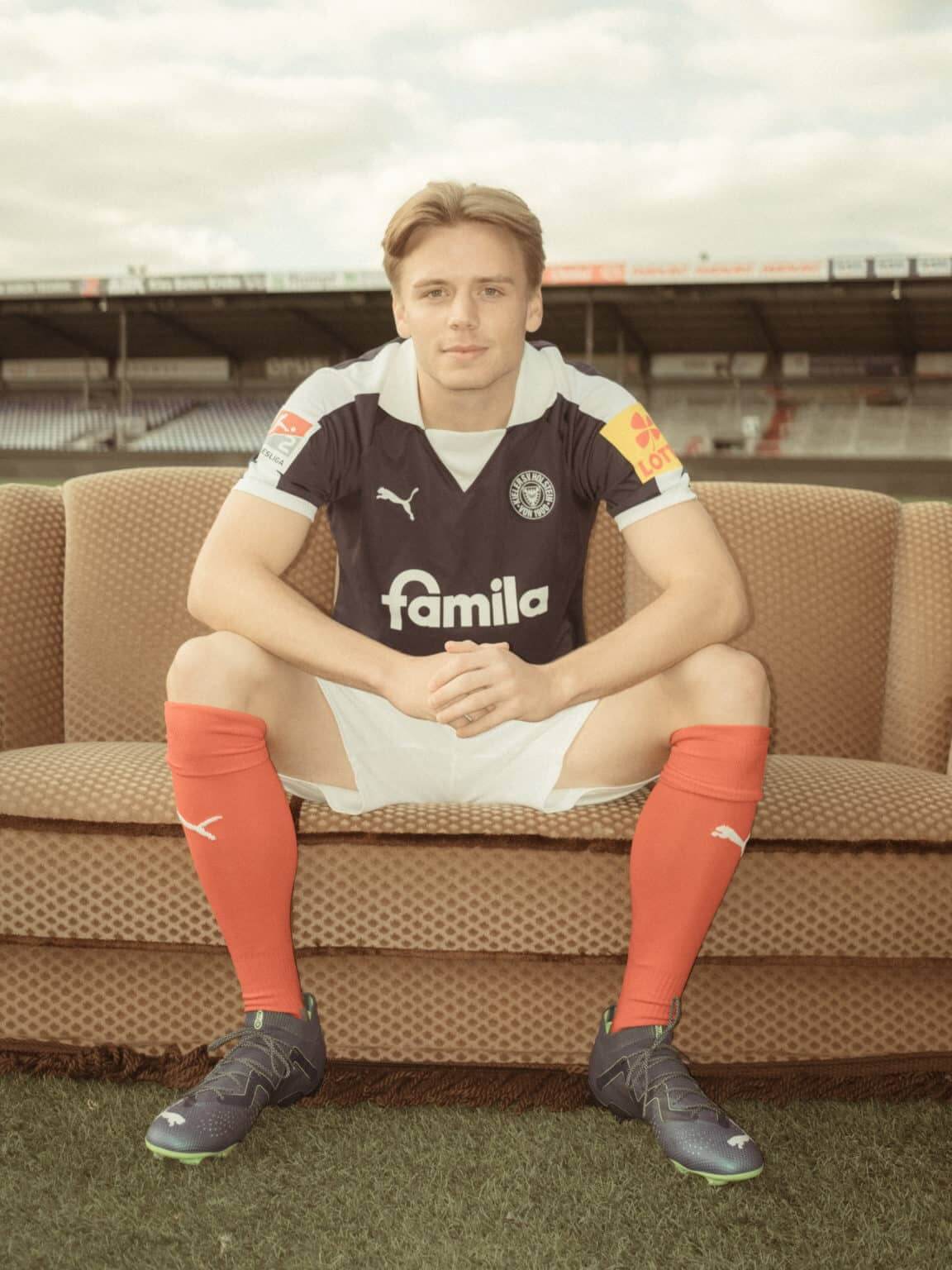 Camisa dos 125 anos do Holstein Kiel 2025 PUMA kit