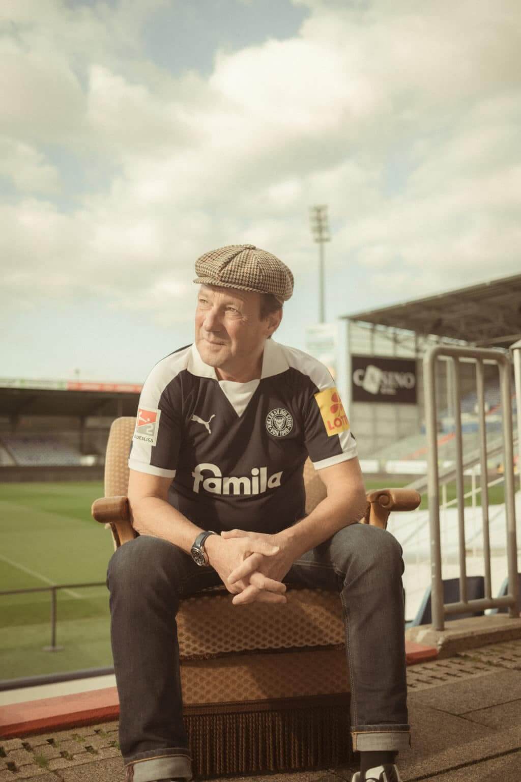 Camisa dos 125 anos do Holstein Kiel 2025 PUMA kit