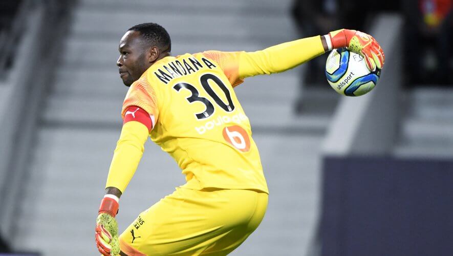Mandanda 30 camisa aposentada Olympique de Marseille
