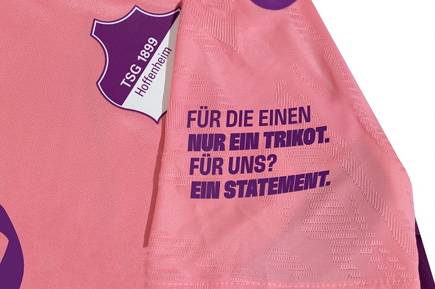 Hoffenheim lança camisa para o Outubro Rosa 2025
