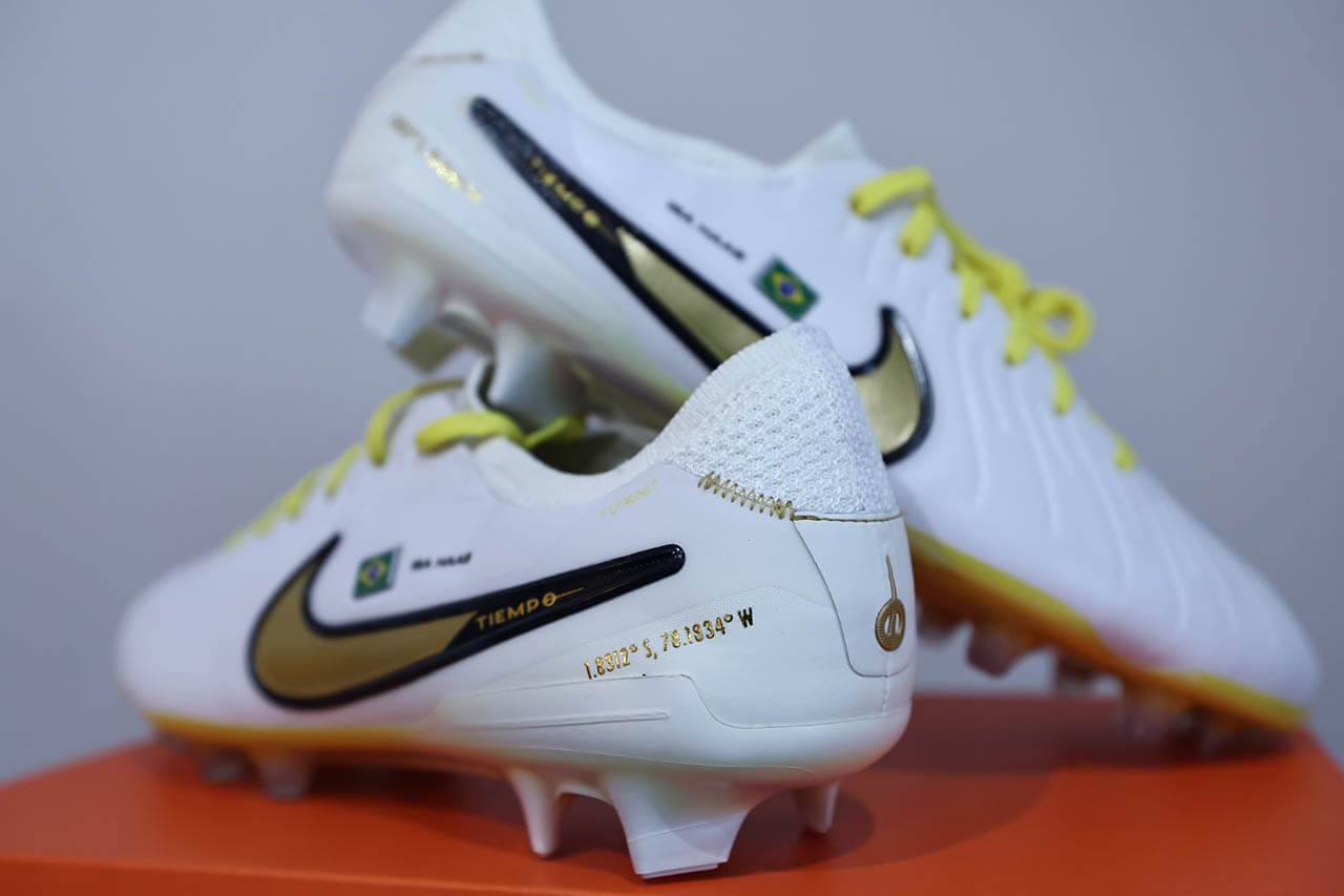 Nike e CBF celebram conquista da Seleção Brasileira Feminina com chuteiras douradas exclusivas
