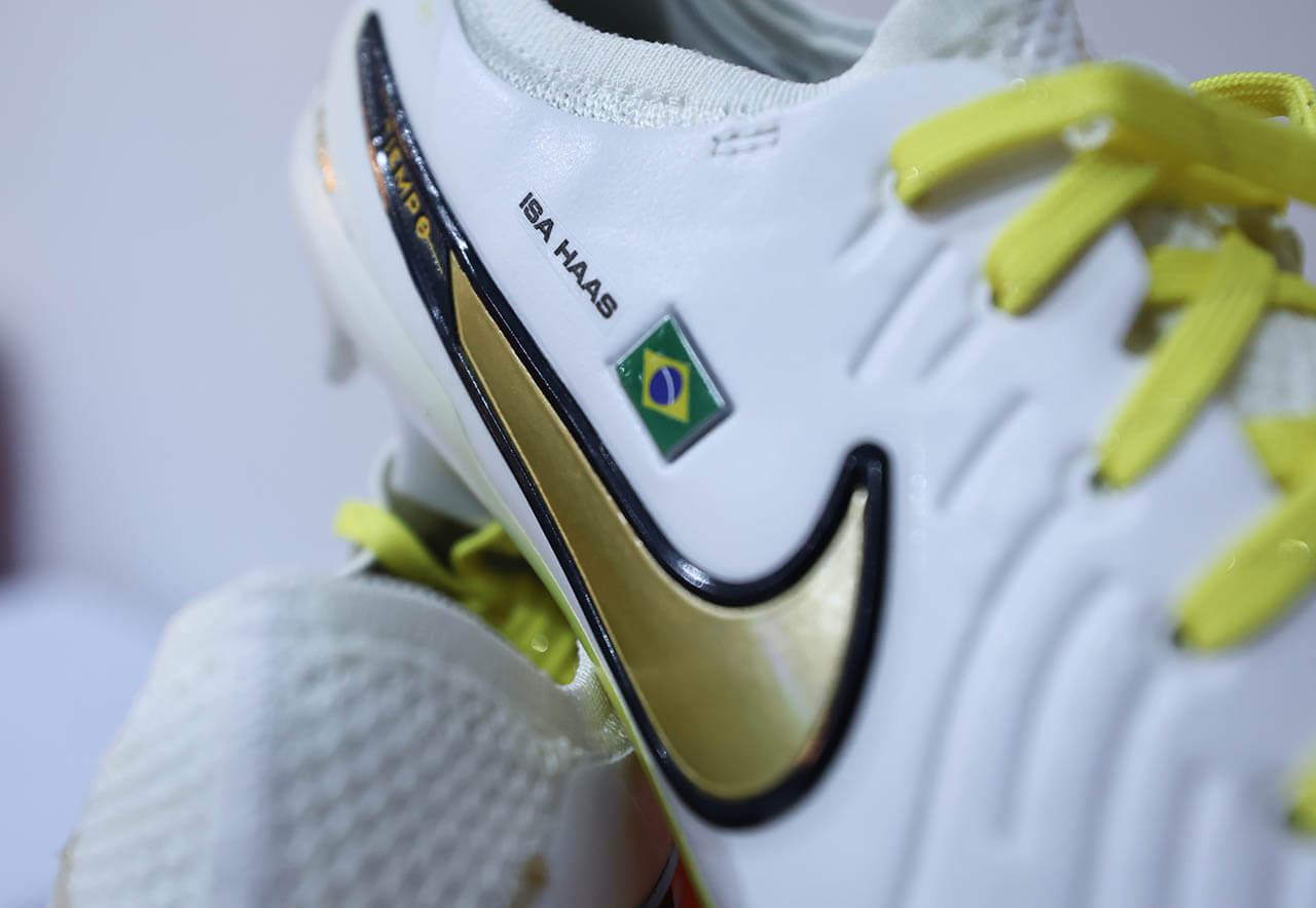 Nike e CBF celebram conquista da Seleção Brasileira Feminina com chuteiras douradas exclusivas