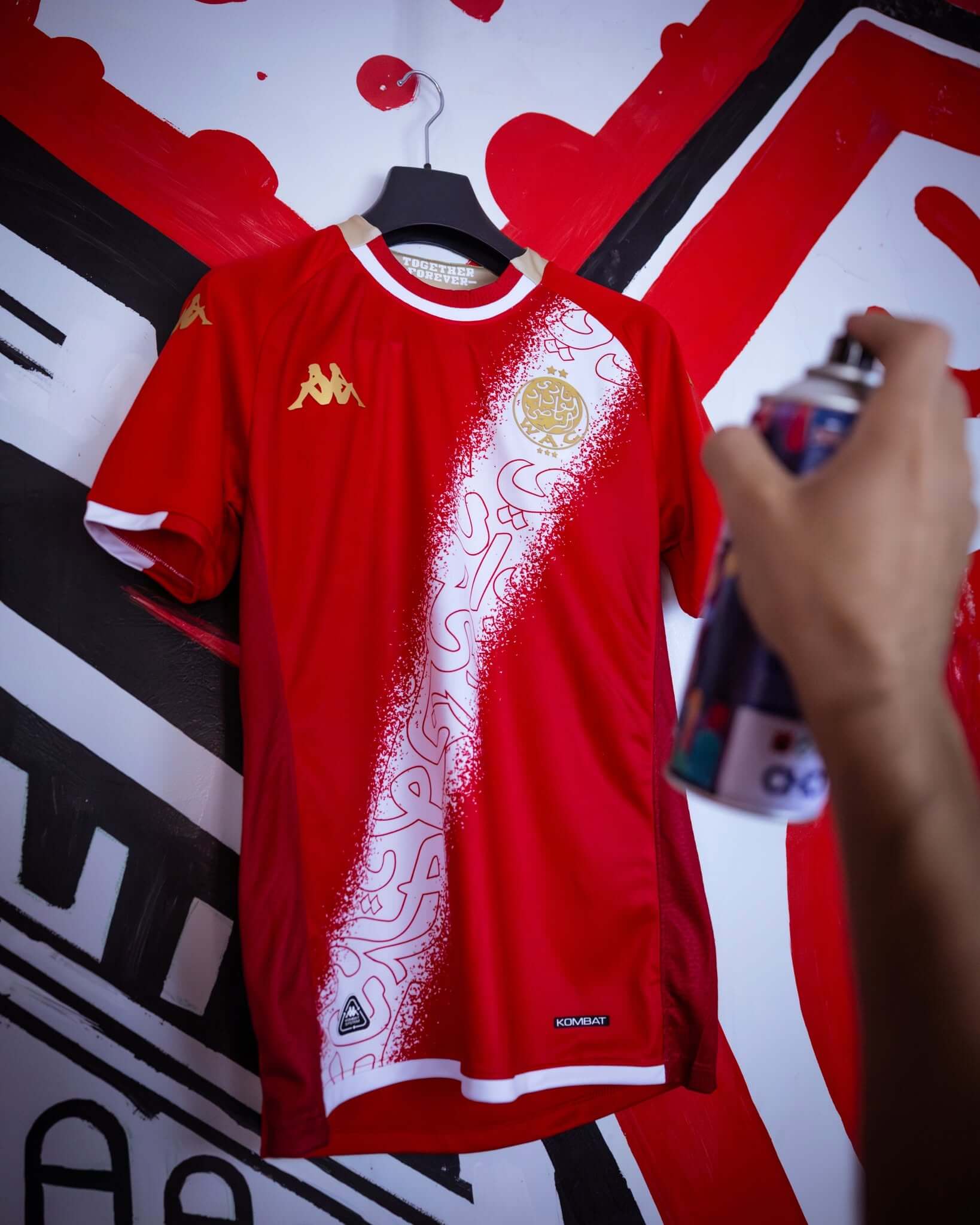 Camisas do Wydad Casablanca 2026 são reveladas pela Kappa