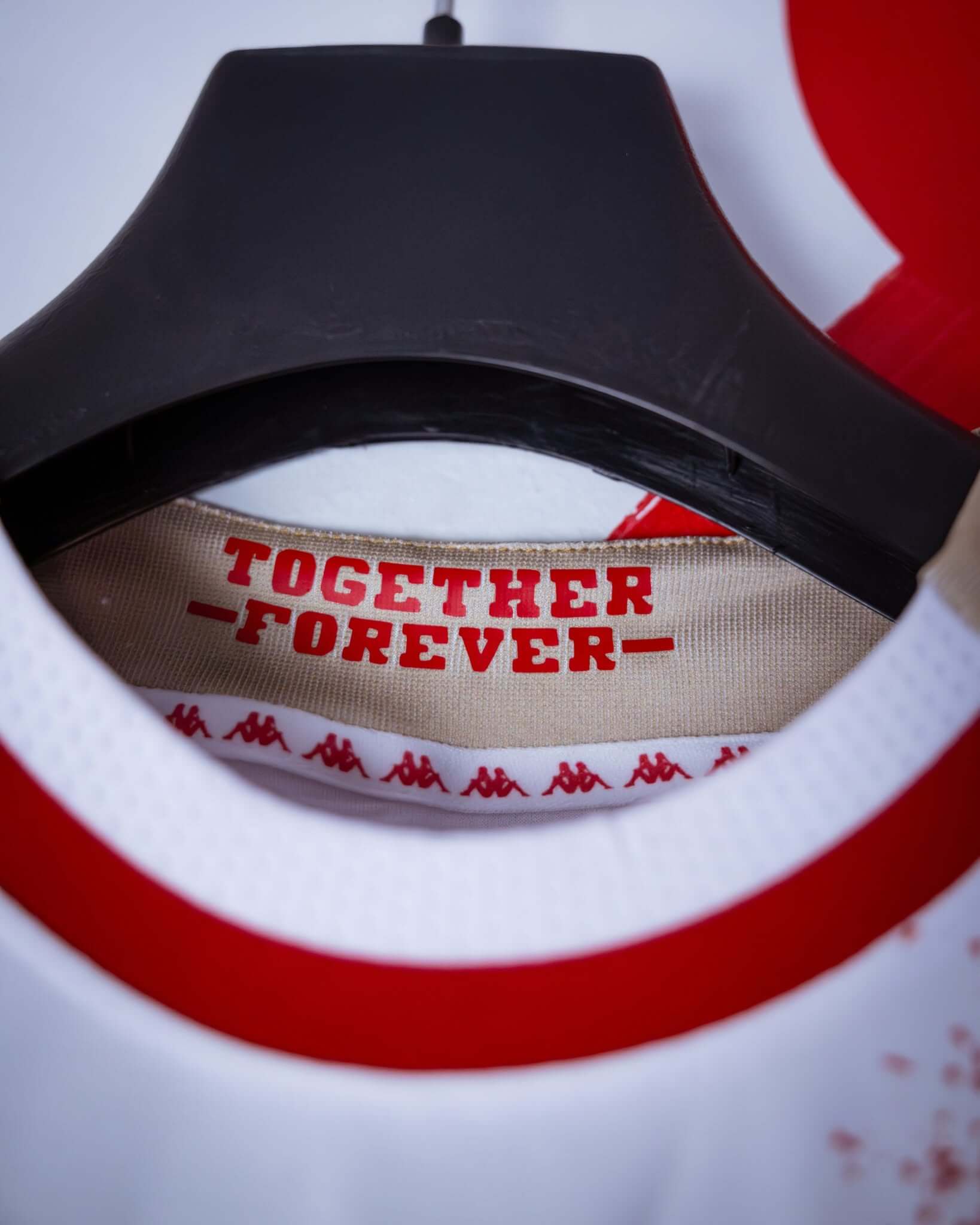 Camisas do Wydad Casablanca 2026 são reveladas pela Kappa