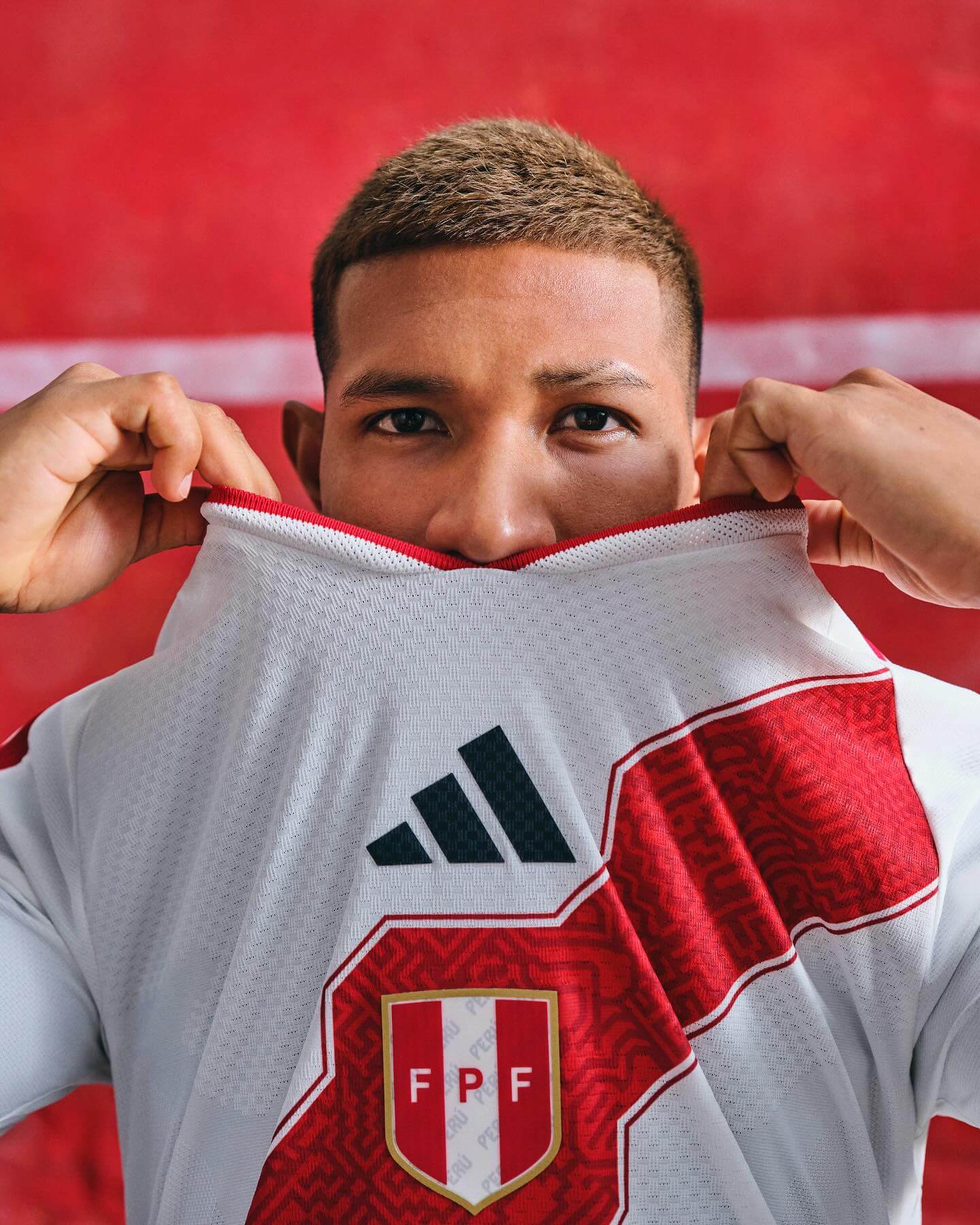 Camisa titular do Peru 2026-2027 adidas