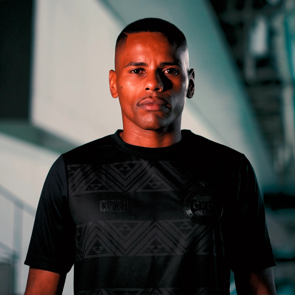 Coritiba lança a Camisa Consciência Negra 2025